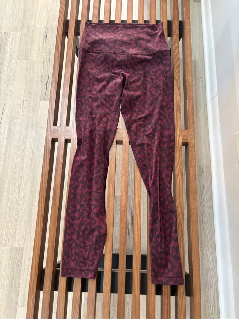 lululemon Women’s Maroon and Black Printed Leggings